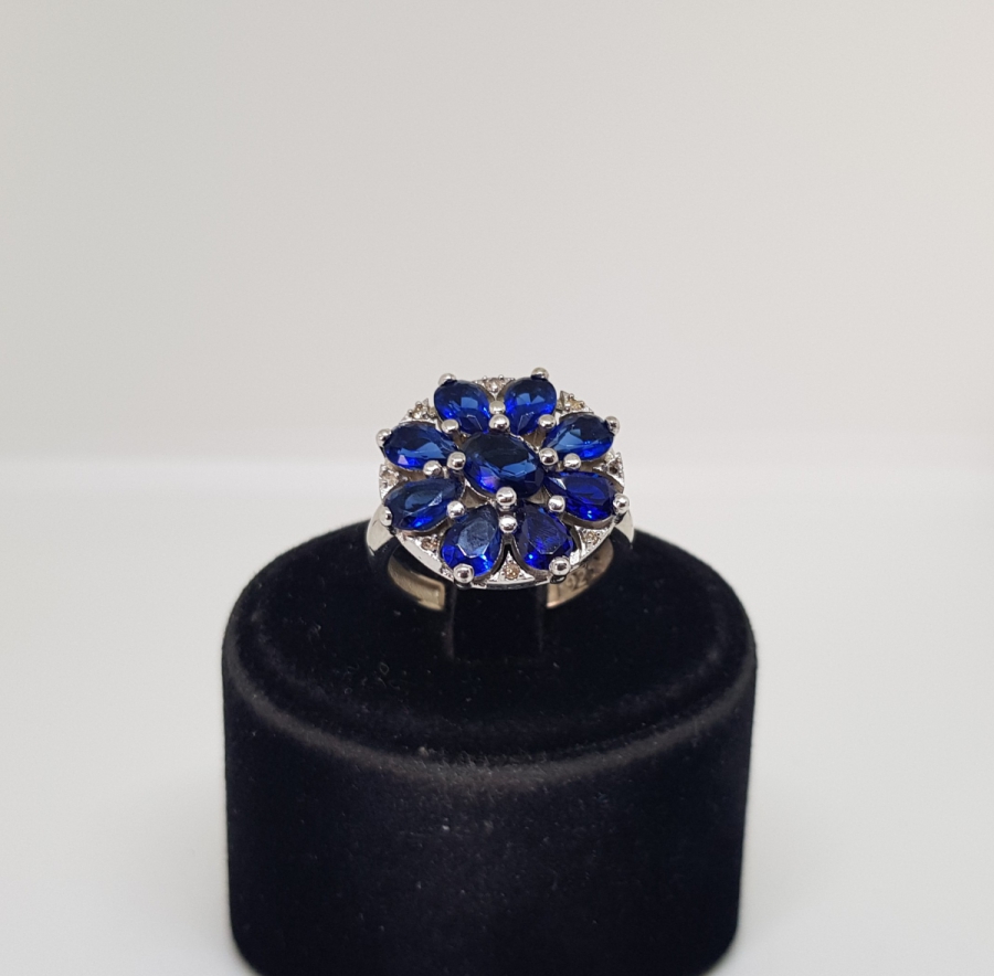 SAFİR VE PIRLANTA TAŞLI GÜNEŞ MODELİ YÜZÜK