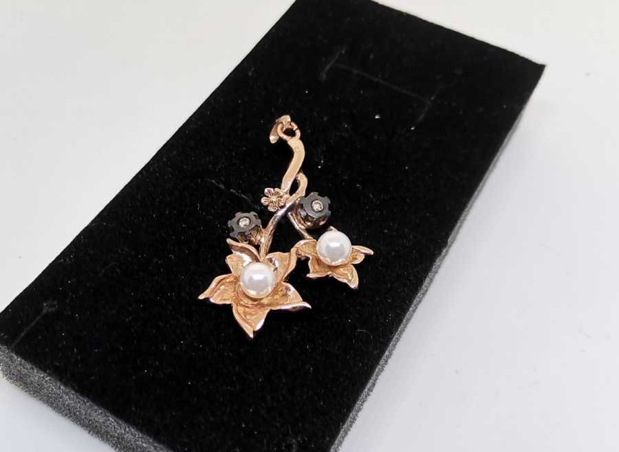 İNCİ VE PIRLANTA TAŞLI ÇİÇEKLİ KOLYE UCU