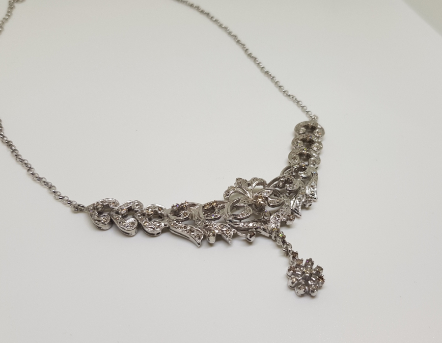 PIRLANTA TAŞLI FRANSIZ FİYONK MODELİ GERDANLIK