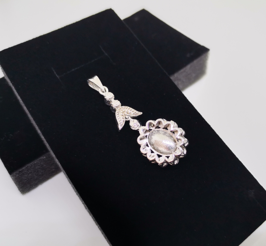 YAKUT VE PIRLANTA TAŞLI ZİNCİR MODEL KOLYE UCU