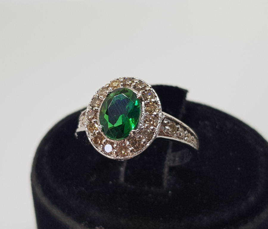 ZÜMRÜT VE PIRLANTA TAŞLI RUS KESİM YÜZÜK