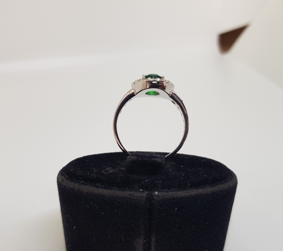 ZÜMRÜT VE PIRLANTA TAŞLI RUS KESİM YÜZÜK