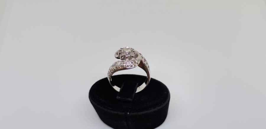 PIRLANTA TAŞLI SALYANGOZ MODELİ YÜZÜK