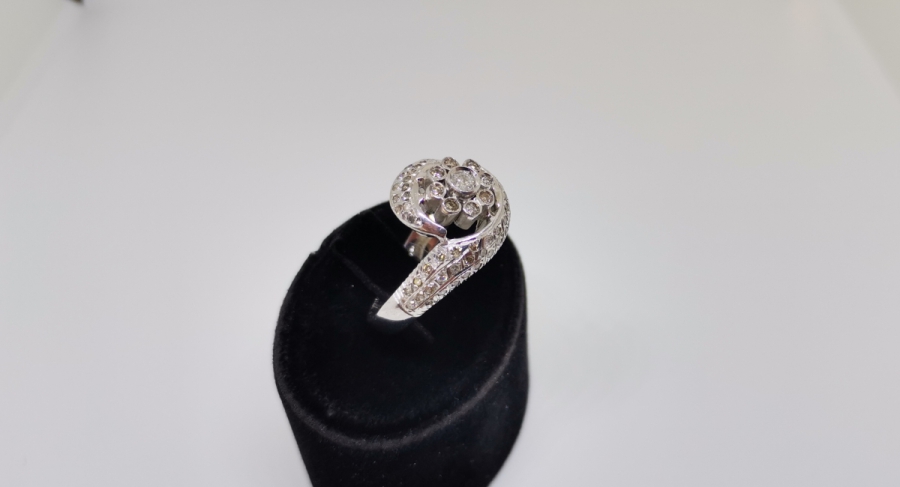 PIRLANTA TAŞLI SALYANGOZ MODELİ YÜZÜK