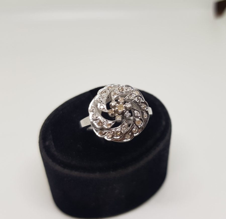 ÇARKIFELEK MODELİ PIRLANTA TAŞLI YÜZÜK