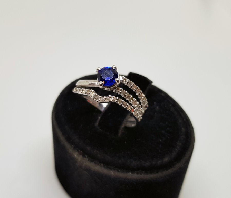 SAFİR VE PIRLANTA TAŞLI ÇİFT TUR MODEL YÜZÜK