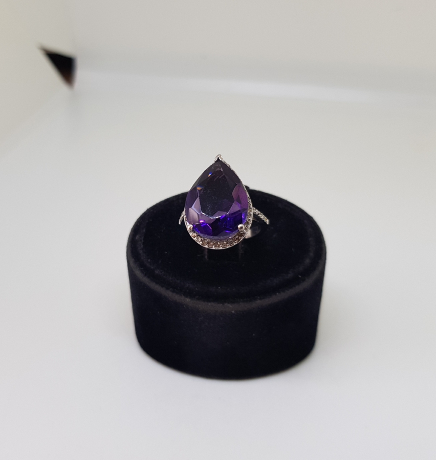 PIRLANTA VE AMETİST TAŞLI BÜYÜK DAMLA MODEL YÜZÜK