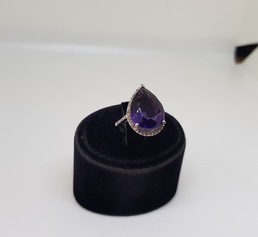 PIRLANTA VE AMETİST TAŞLI BÜYÜK DAMLA MODEL YÜZÜK