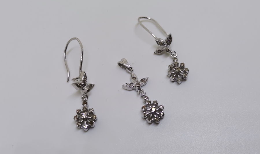 PIRLANTA TAŞLI KAR TANESİ MODELİ KOLYE KÜPE SETİ