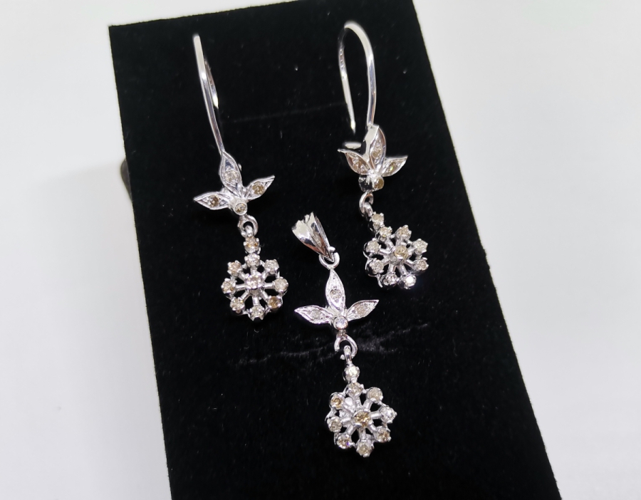 PIRLANTA TAŞLI KAR TANESİ MODELİ KOLYE KÜPE SETİ