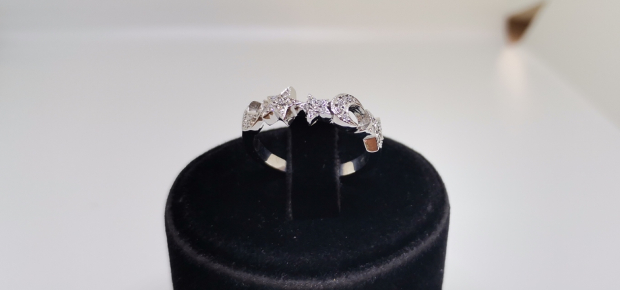 AY VE YILDIZLARLA DEKORLU PIRLANTA TAŞLI YÜZÜK