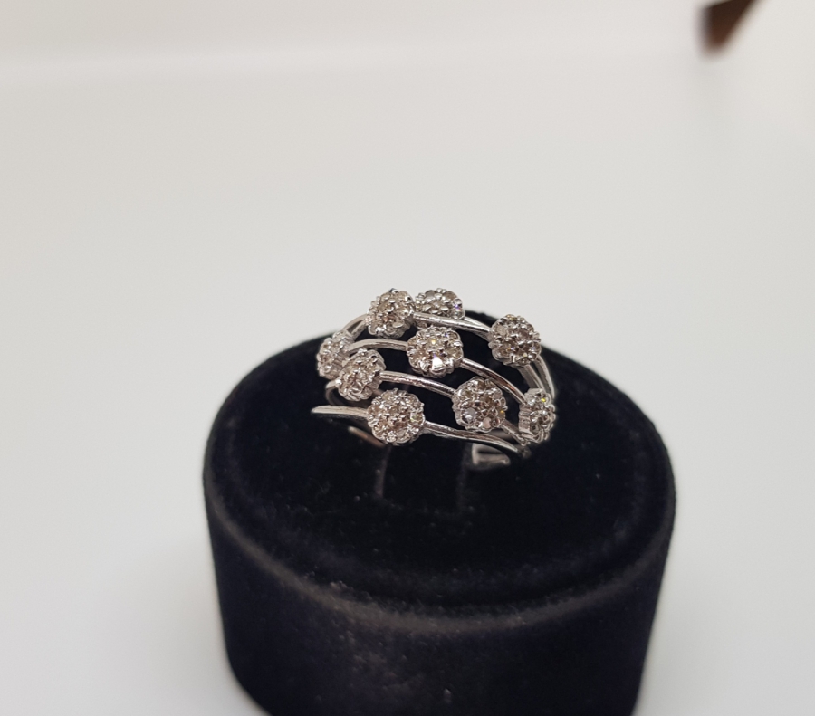 YAPRAKLI MODELİ PIRLANTA TAŞLI YÜZÜK