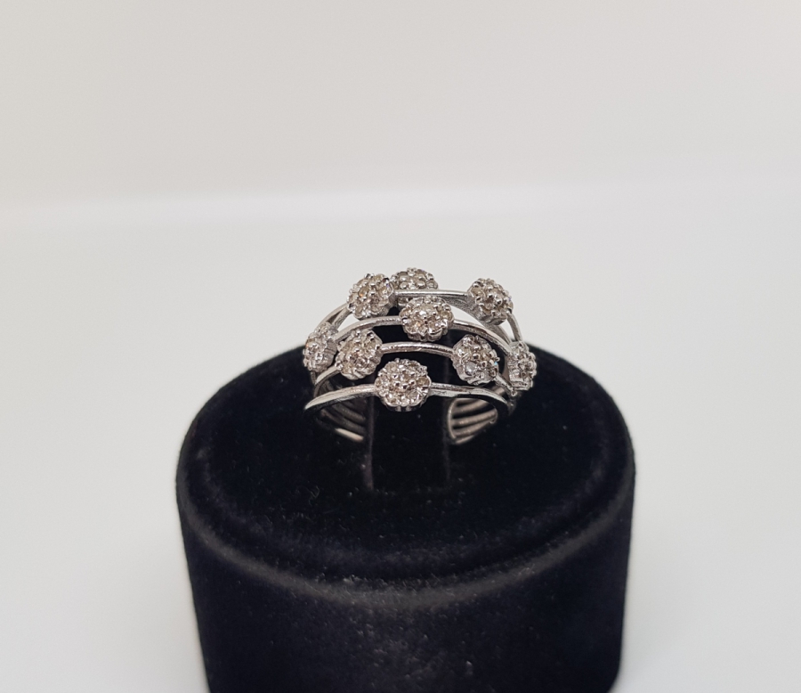 YAPRAKLI MODELİ PIRLANTA TAŞLI YÜZÜK