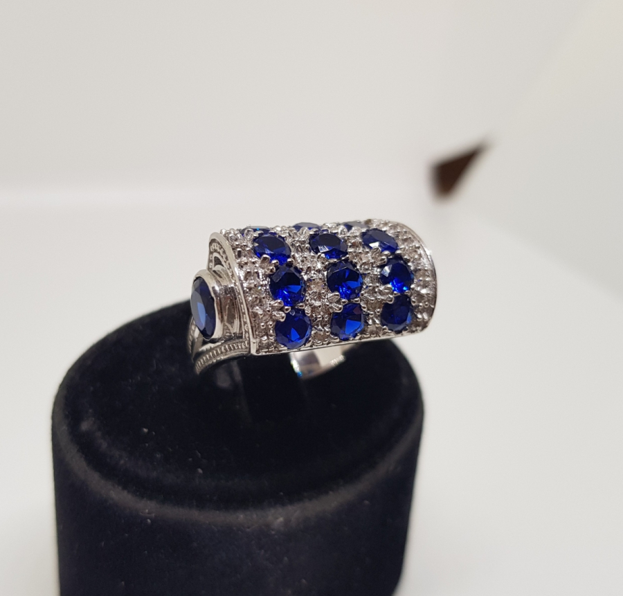 MÜHRE MODEL SAFİR VE PIRLANTA TAŞLI YÜZÜK