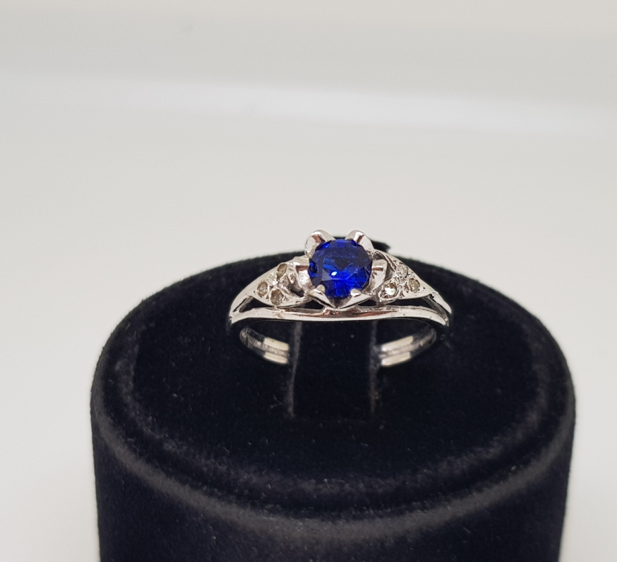 SAFİR VE PIRLANTA TAŞLI GİRİT MODEL YÜZÜK