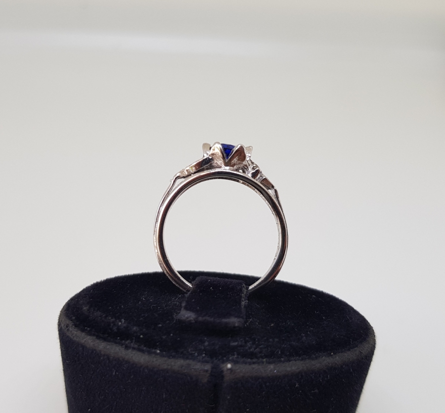 SAFİR VE PIRLANTA TAŞLI GİRİT MODEL YÜZÜK