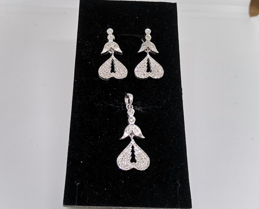 TERS KALP MODELİ PIRLANTA KOLYE KÜPE TAKIMI