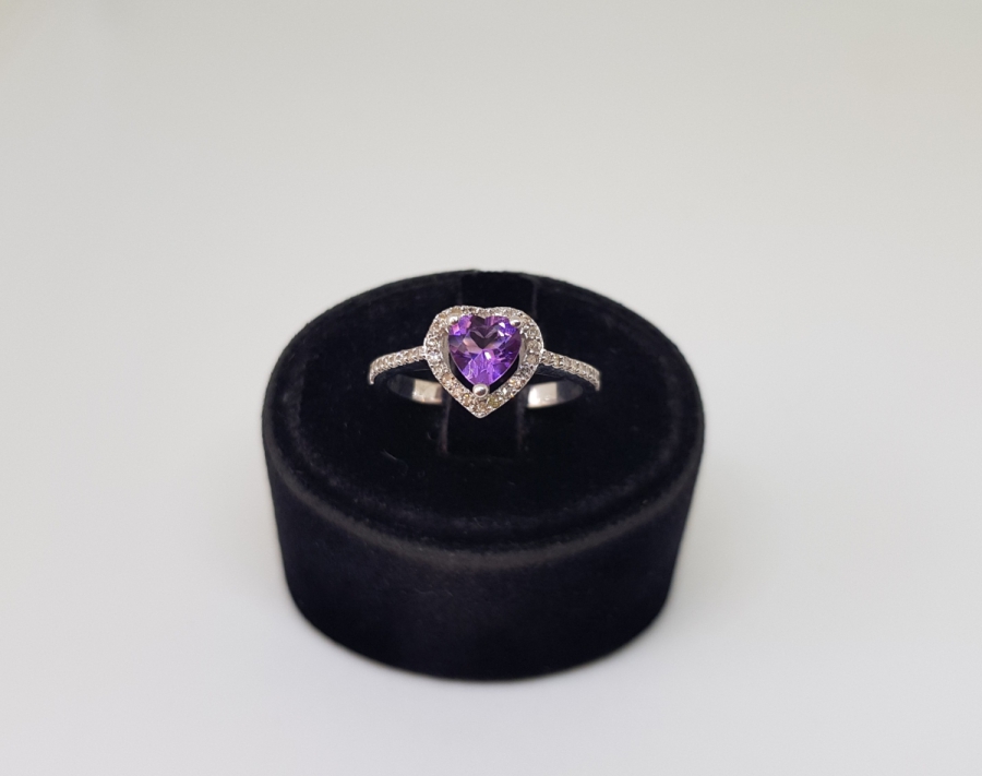AMETİST E PIRLANTA TAŞLI KALPLİ MODEL YÜZÜK
