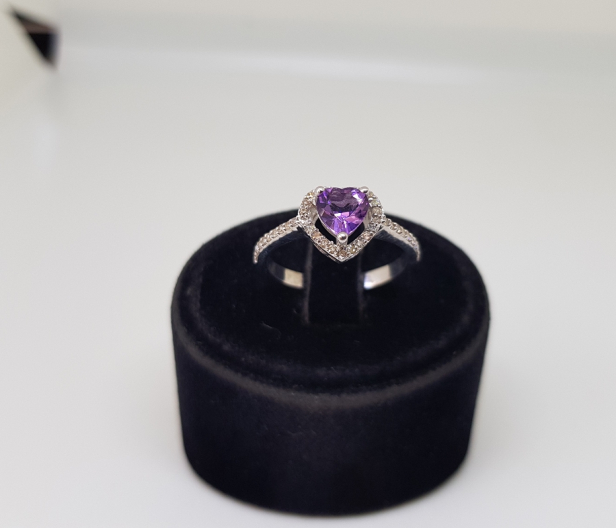 AMETİST E PIRLANTA TAŞLI KALPLİ MODEL YÜZÜK