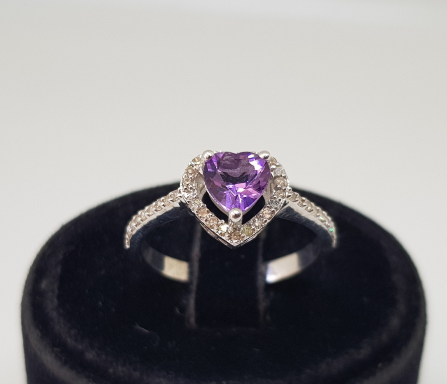 AMETİST E PIRLANTA TAŞLI KALPLİ MODEL YÜZÜK