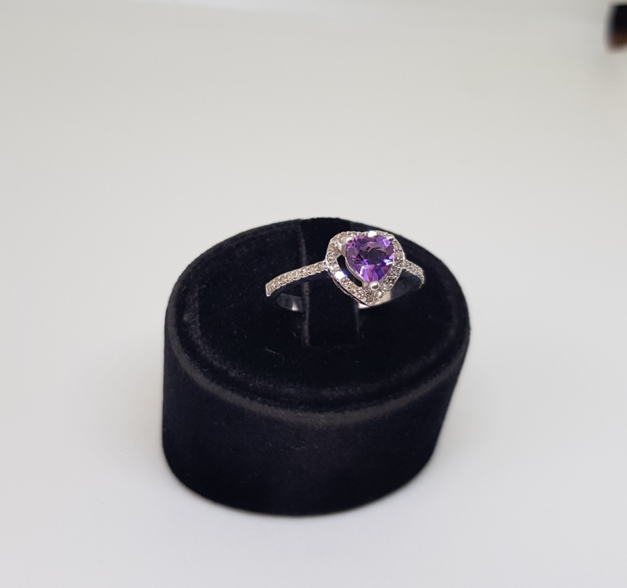 AMETİST E PIRLANTA TAŞLI KALPLİ MODEL YÜZÜK