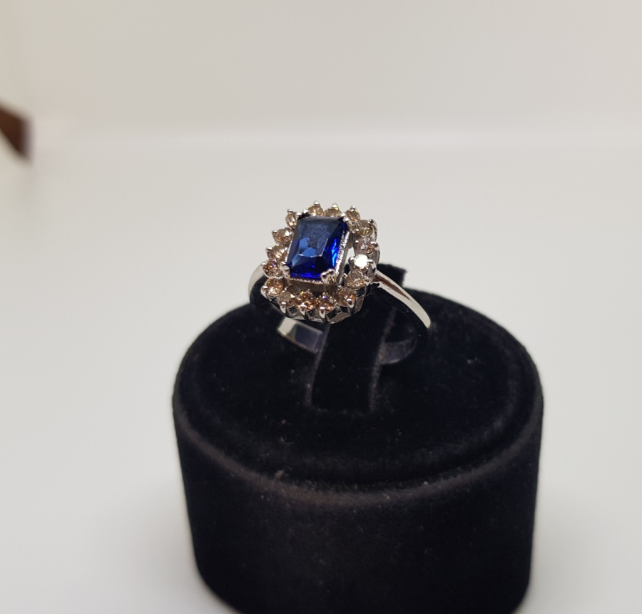 SAFİR VE PIRLANTA TAŞLI DİKDÖRTGEN MODEL YÜZÜK