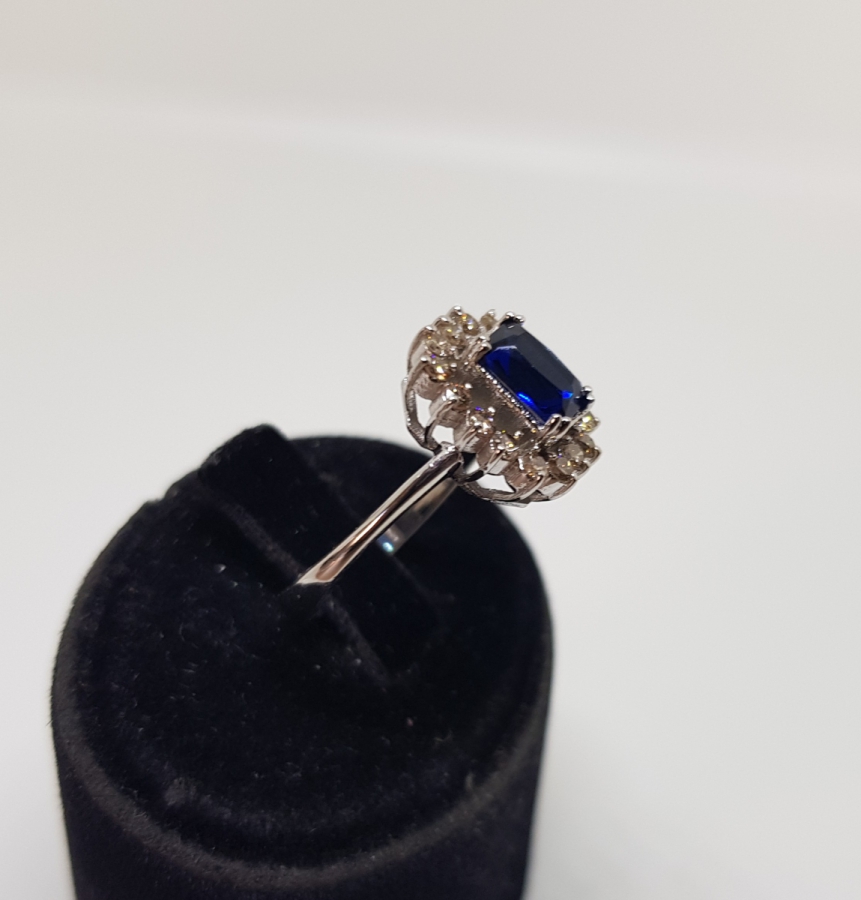 SAFİR VE PIRLANTA TAŞLI DİKDÖRTGEN MODEL YÜZÜK