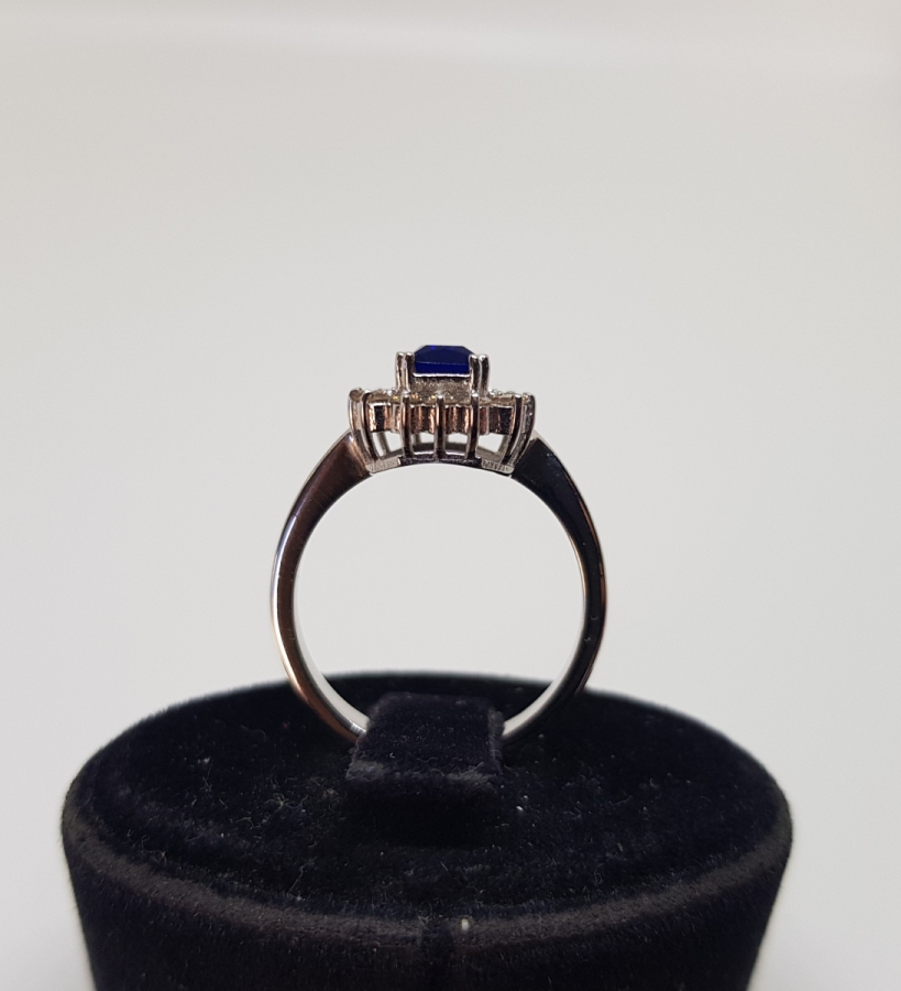 SAFİR VE PIRLANTA TAŞLI DİKDÖRTGEN MODEL YÜZÜK