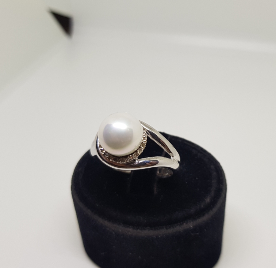 İNCİLİ MODEL PIRLANTA TAŞLI YÜZÜK