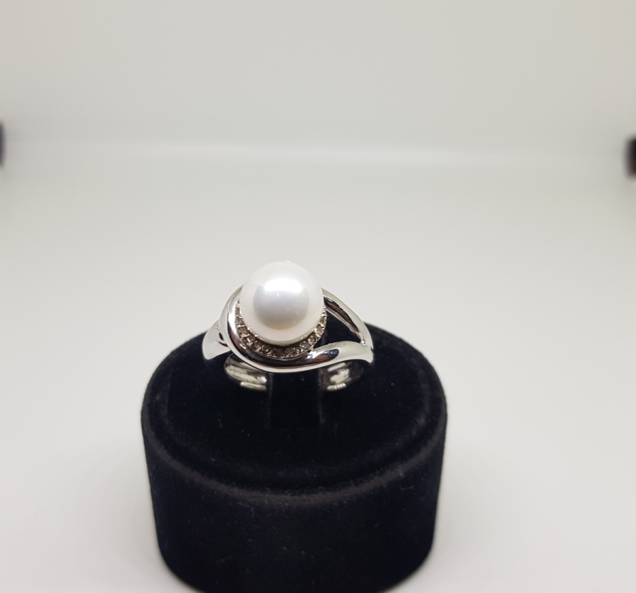 İNCİLİ MODEL PIRLANTA TAŞLI YÜZÜK