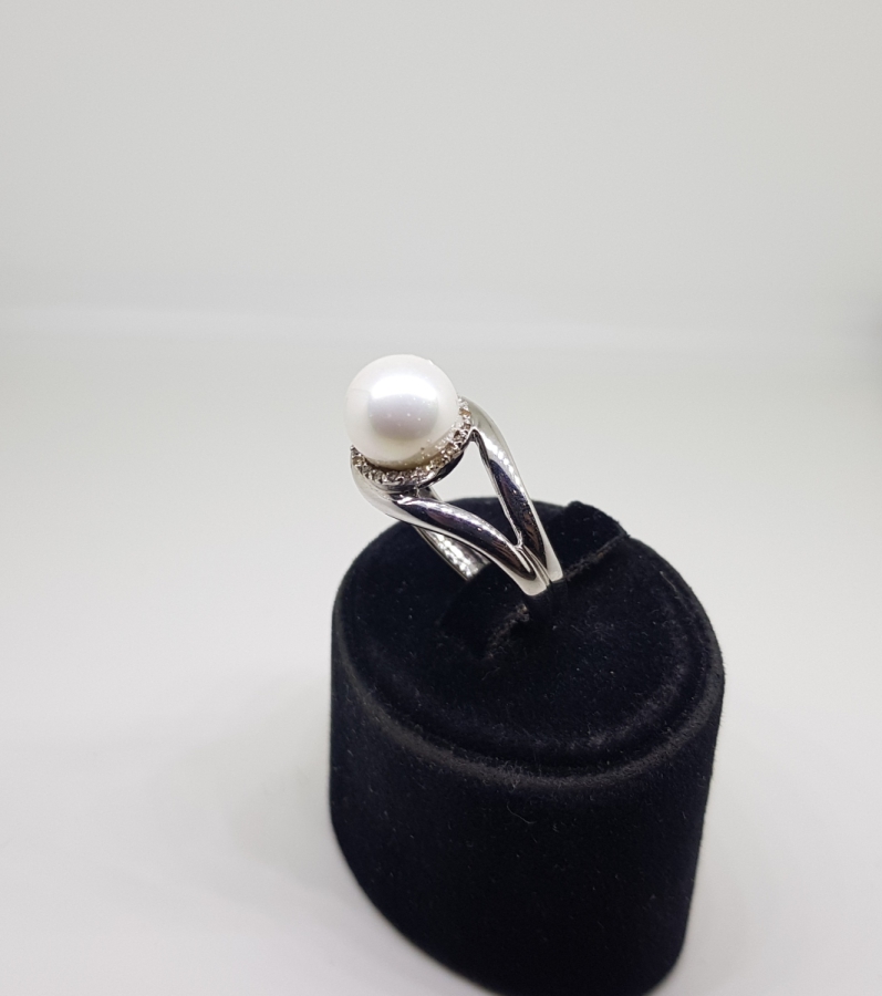 İNCİLİ MODEL PIRLANTA TAŞLI YÜZÜK