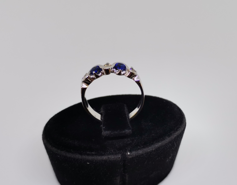 SAFİR VE PIRLANTA TAŞLI YARIM TUR MODEL YÜZÜK