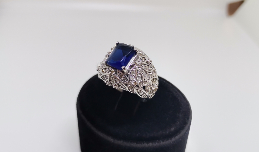 SAFİR VE PIRLANTA TAŞLI HÜRREM MODEL YÜZÜK