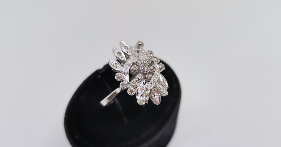 PIRLANTA TAŞLI KARMA SARMAŞIK MODELİ YÜZÜK