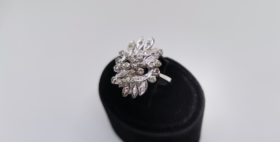 PIRLANTA TAŞLI KARMA SARMAŞIK MODELİ YÜZÜK