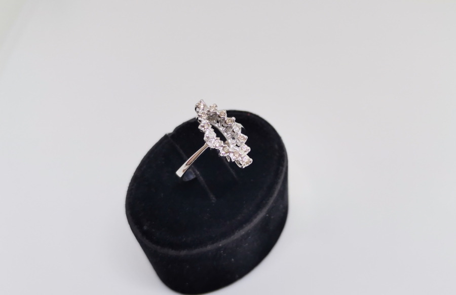 MEKİK MODELİ PIRLANTA TAŞLI YÜZÜK