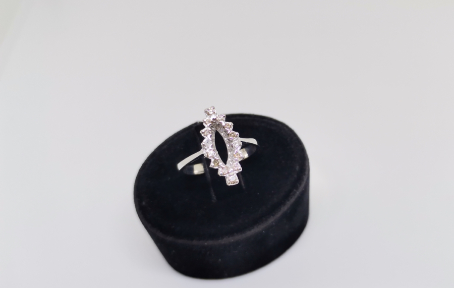 MEKİK MODELİ PIRLANTA TAŞLI YÜZÜK