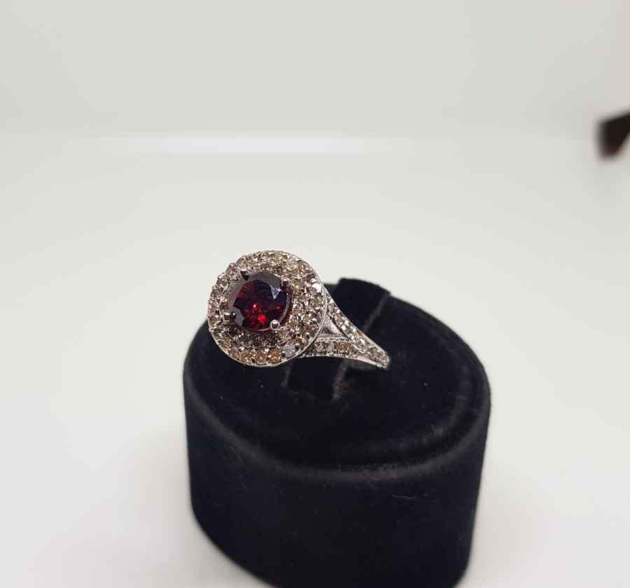 PIRLANTA VE GARNET TAŞLI NAZAR MODELİ YÜZÜK