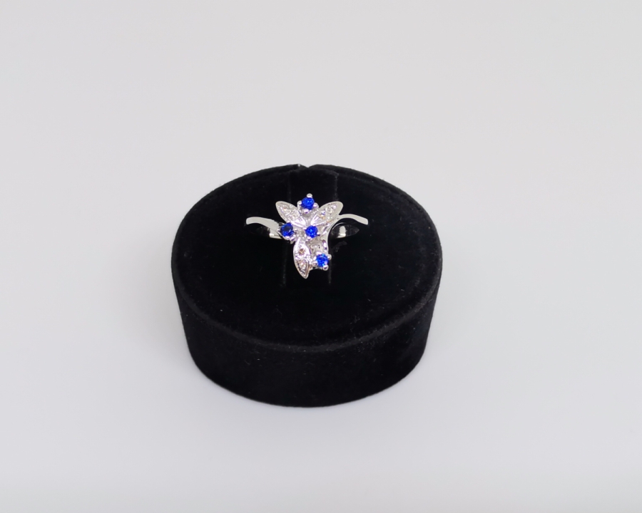 SAFİR VE PIRLANTA TAŞLI DANA BURNU MODELİ YÜZÜK