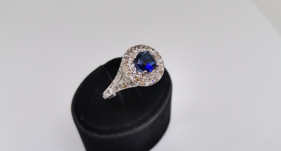 SAFİR VE PIRLANTA TAŞLI GÜNEŞ MODELİ YÜZÜK