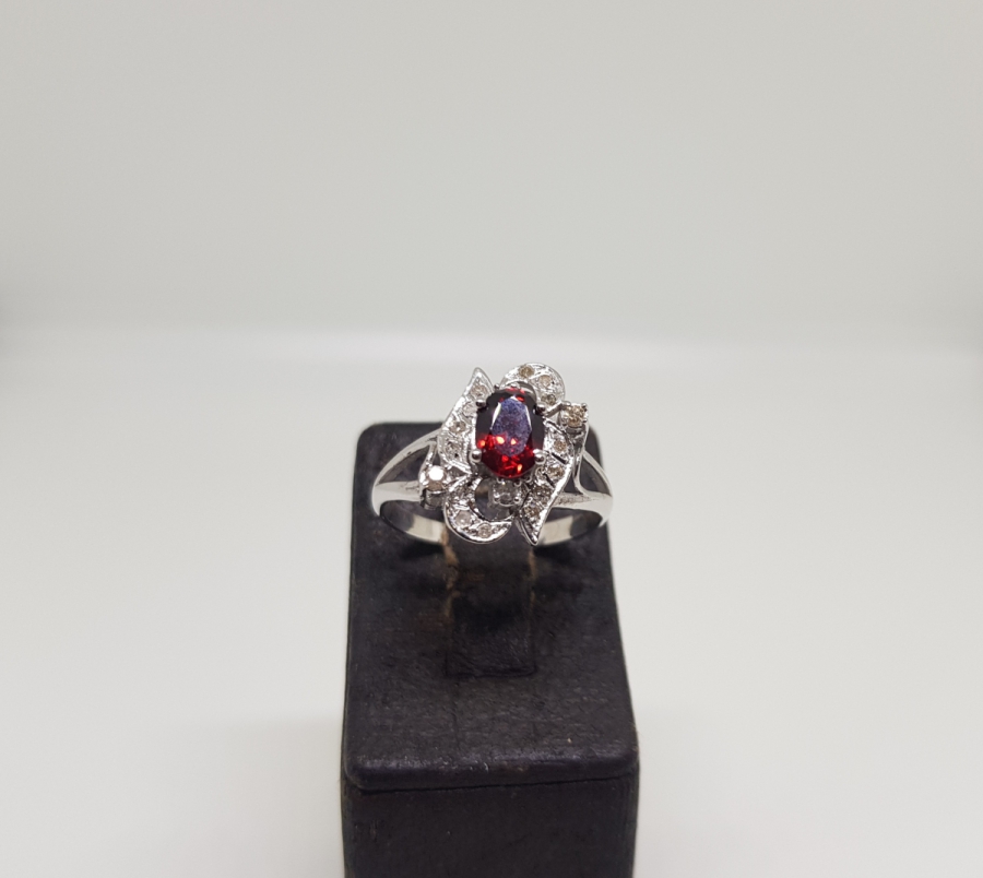 YAKUT VE PIRLANTA TAŞLI DALGALI MODEL YÜZÜK