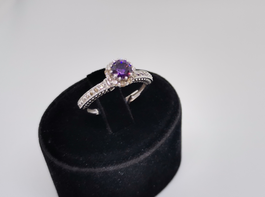 AMETİST VE PIRLANTA TAŞLI TEKTAŞ YÜZÜK