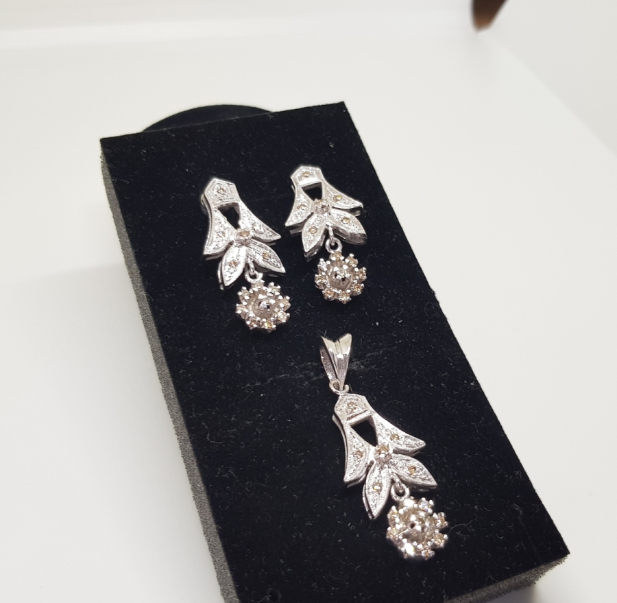 YAPRAKLI MODEL PIRLANTA TAŞLI KOLYE KÜPE TAKIMI