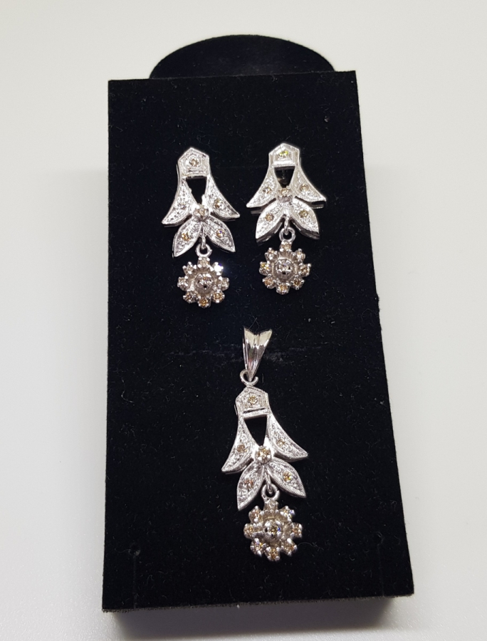 YAPRAKLI MODEL PIRLANTA TAŞLI KOLYE KÜPE TAKIMI