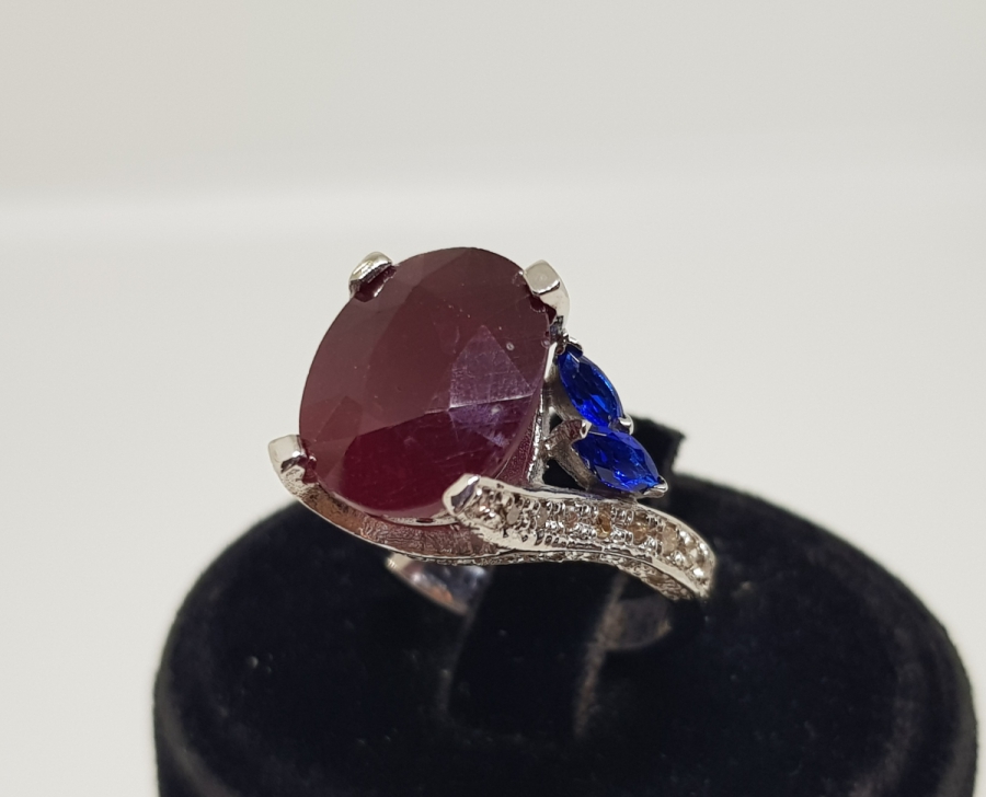 KÖK YAKUT PIRLANTA VE SAFİR TAŞLI HÜRREM MODEL YÜZÜK