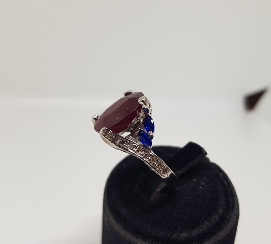 KÖK YAKUT PIRLANTA VE SAFİR TAŞLI HÜRREM MODEL YÜZÜK