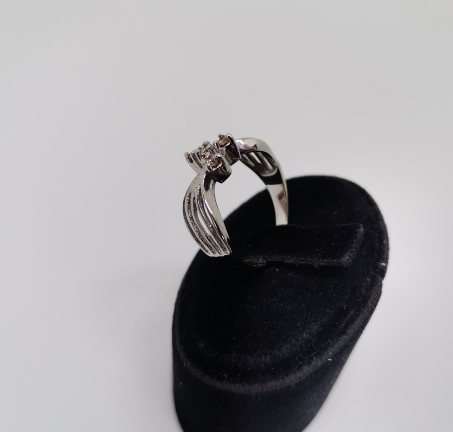 KANATLI MELEK MODELİ PIRLANTA TAŞLI YÜZÜK