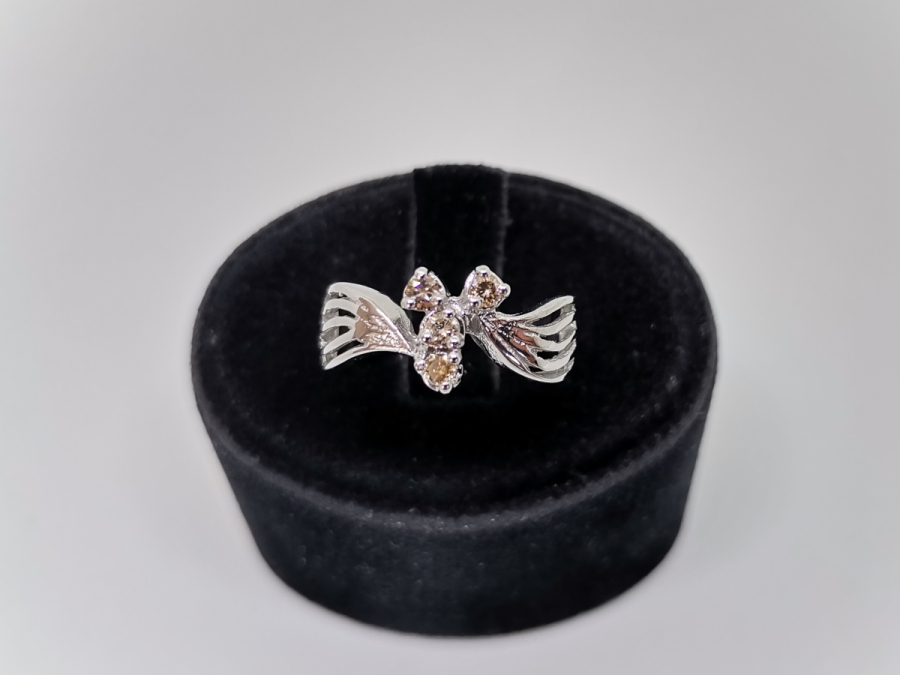 KANATLI MELEK MODELİ PIRLANTA TAŞLI YÜZÜK