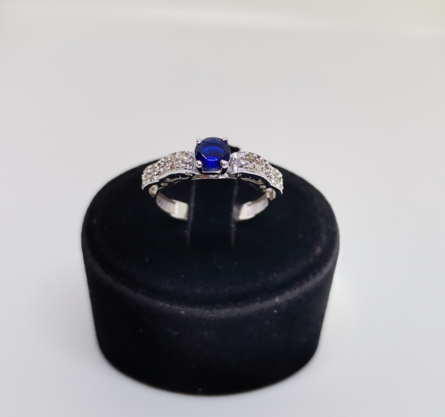 SAFİR VE PIRLANTA TAŞLI YARASA MODELİ YÜZÜK