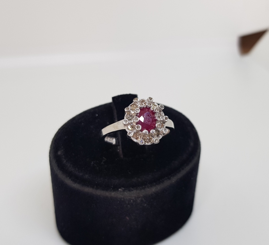 YAKUT VE PIRLANTA TAŞLI AY MODELİ YÜZÜK